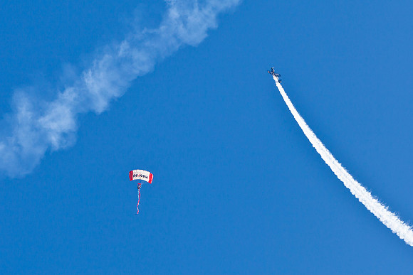 WOH - RE/MAX Skydiving Team