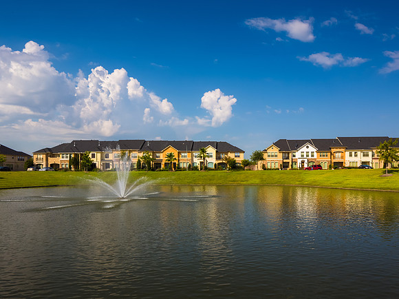 Lakes of Parkway