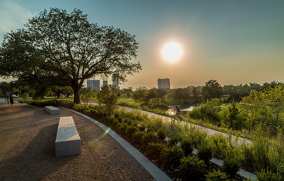 Park Vista Dr - Valentine Way Park Vista Dr and Allen Parkway