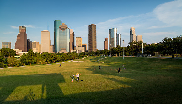 Park Vista Dr - Valentine Way Park Vista Dr and Allen Parkway