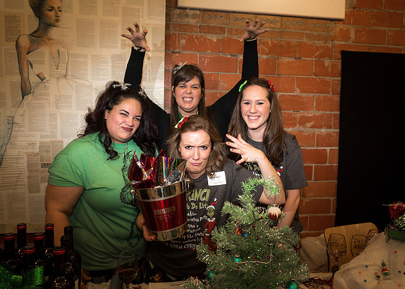 IIDA Jingle Bell Winewalk 2013